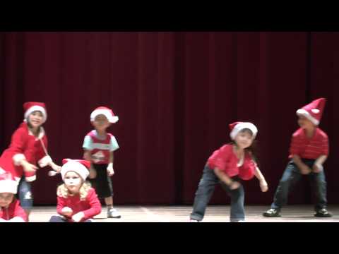 Jingle Bells - Christmas dance song in Chomel's Preschool Concert 2012