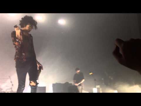 THE 1975 - Falling for you - Live at the o2 apollo Manchester 27/09/14