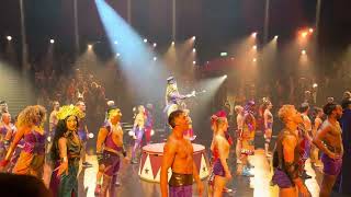 Come Alive! The Greatest Showman Circus Spectacular in London – World Premiere curtain call