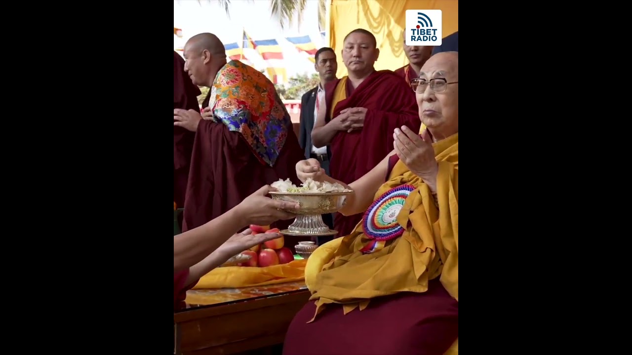 རྗེ་ཚེ་འཛིན་མ་དང་༸རྒྱལ་མཆོག་བཅུ་བཞི་པ་ཆེན་པོའི་སྐུ་བརྙན་གཉིས་ལ་བྱིན་འབེབས་རབ་གནས་མཛད་པ།