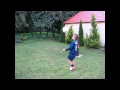 طفل بولندي موهوب جداً في كرة القدم