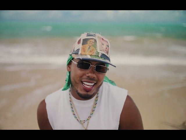 Myke Towers - TENGO CELOS (Official Music Video)