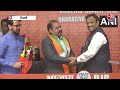 Loksabha ELection 2024: BJP में शामिल हुए पूर्व वायुसेना चीफ RKS Bhadauria | Anurag Thakur | Aaj Tak  - 01:20 min - News - Video