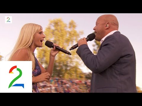 Maria Arredondo og Torstein Sødal synger