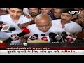 CM Gehlot से नाराज दिख रहा आलाकमान, Dhariwal के घर बैठक करने वालों पर कार्रवाई संभव - 04:26 min - News - Video