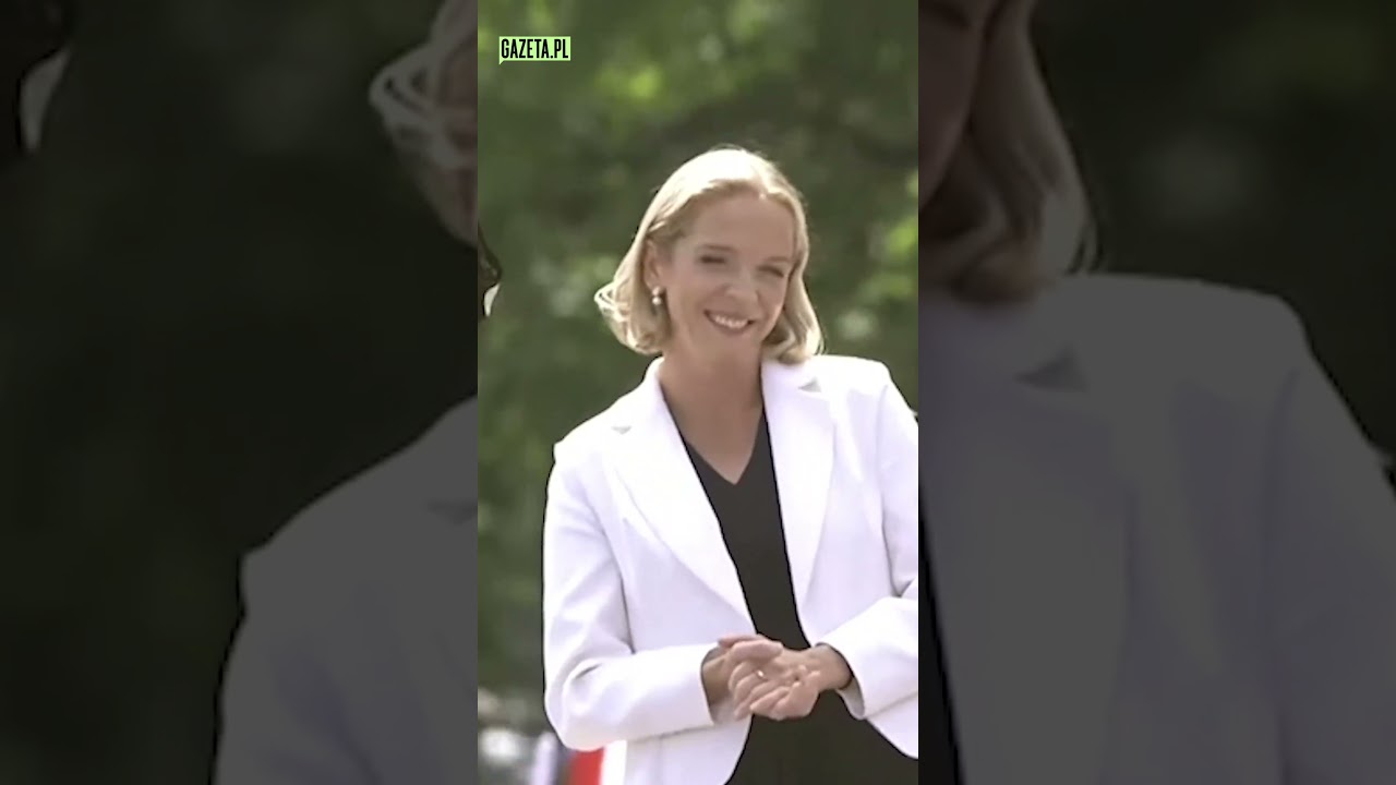 Senyszyn podarowała korale Trzaskowskiej #shorts