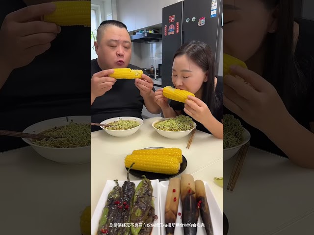 蠢老公拿我唯一的雞蛋，看我怎麼收拾他，等他吃飽我拿出大雞腿