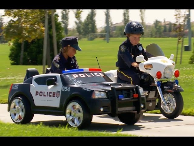 Sidewalk Cops ORIGINAL - The Litterbug | Police Kids Compilation