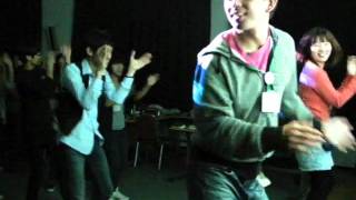 Video jz5-qNl97mM: Kiu lingvo? ② コンゴ発エスペラントダンス韓国日本バージョン