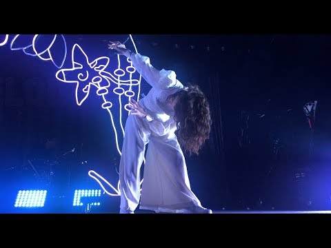 Lorde performs Bravado Live in Auckland, New Zealand 14.11.17