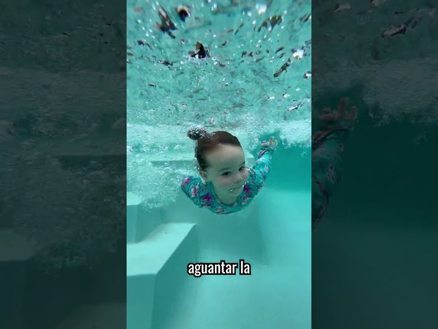¿Bebés saben nadar? 👶