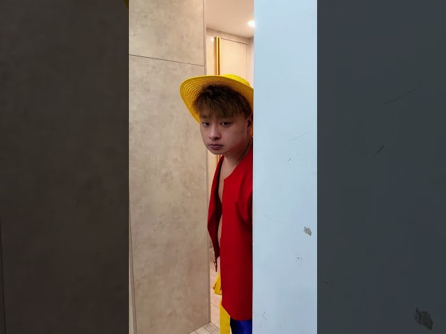 女帝的头发被路飞烧没了#路飞 #海贼王