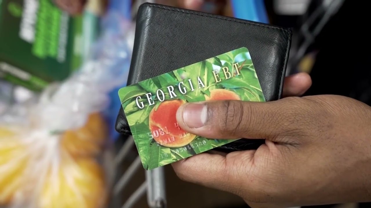 US to pay reduced food aid benefits, warns of delay | REUTERS