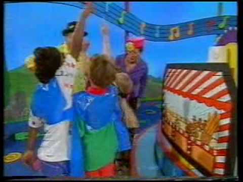 Playdays-Playbus-Roundabout Stop- Five Currant Buns (part 2) - YouTube