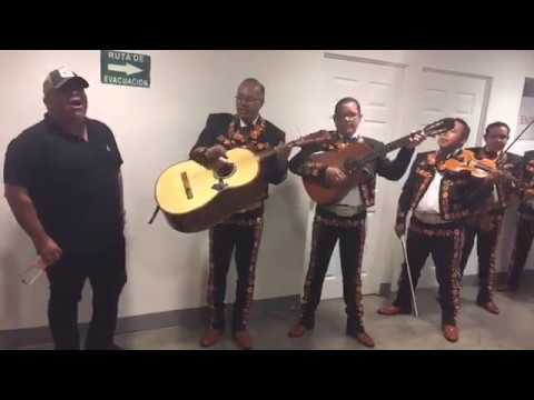 No llega el Olvido - Chuy Lizarraga con mariachi