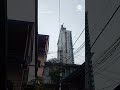 Crane collapses after earthquake strikes Philippines