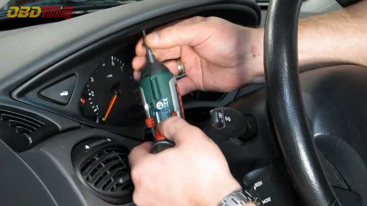 How to remove 2000 ford focus dashboard