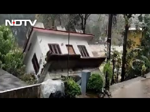 House collapses into river in Kerala, viral video House collapses into river in Kerala, viral video
