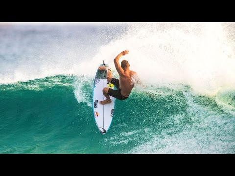 Freesurfing on the Gold Coast with Kerr, Medina, Otton, and Fanning