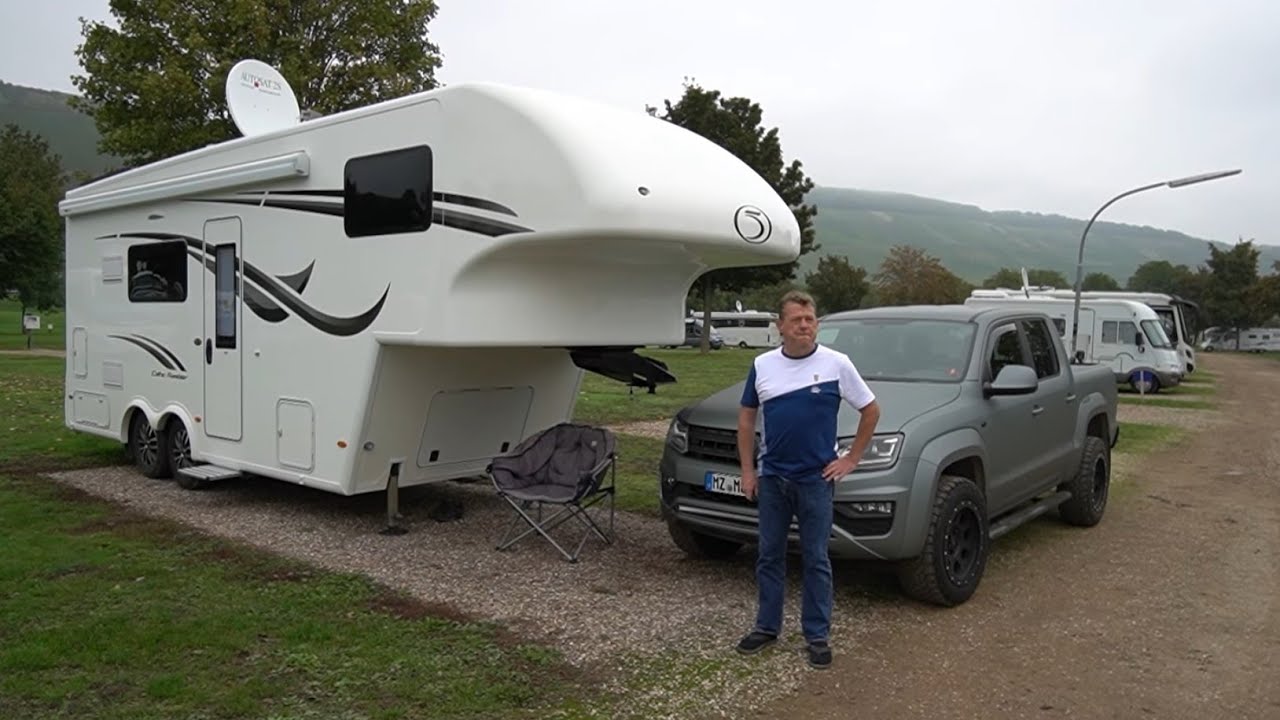 Deutscher fährt GFK MONOCOCK Celtic Rambler Fifthwheel: Luxus-Wohnmobil mit Top-Ausstattung