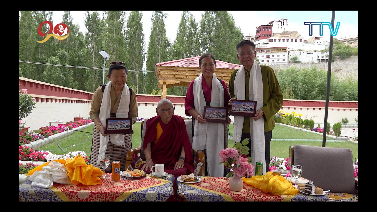 དབུས་བོད་མིའི་སྒྲིག་འཛུགས་ཀྱི་མང་གཙོའི་ཀ་བ་གསུམ་གྱི་མཛད་གཙོ་རྣམས་ཀྱིས་ལ་དྭགས་ཁུལ་གྱི་མཚམས་གཟིགས།