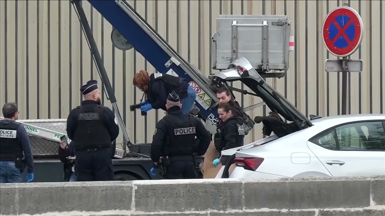 Louvre thieves will struggle to sell stolen items, analyst says | REUTERS