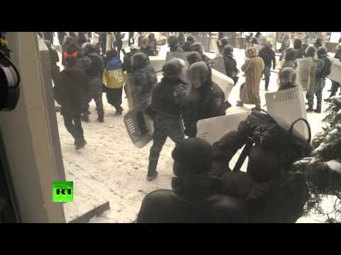 Украинской милиции удалось зачистить улицу Грушевского в Киеве