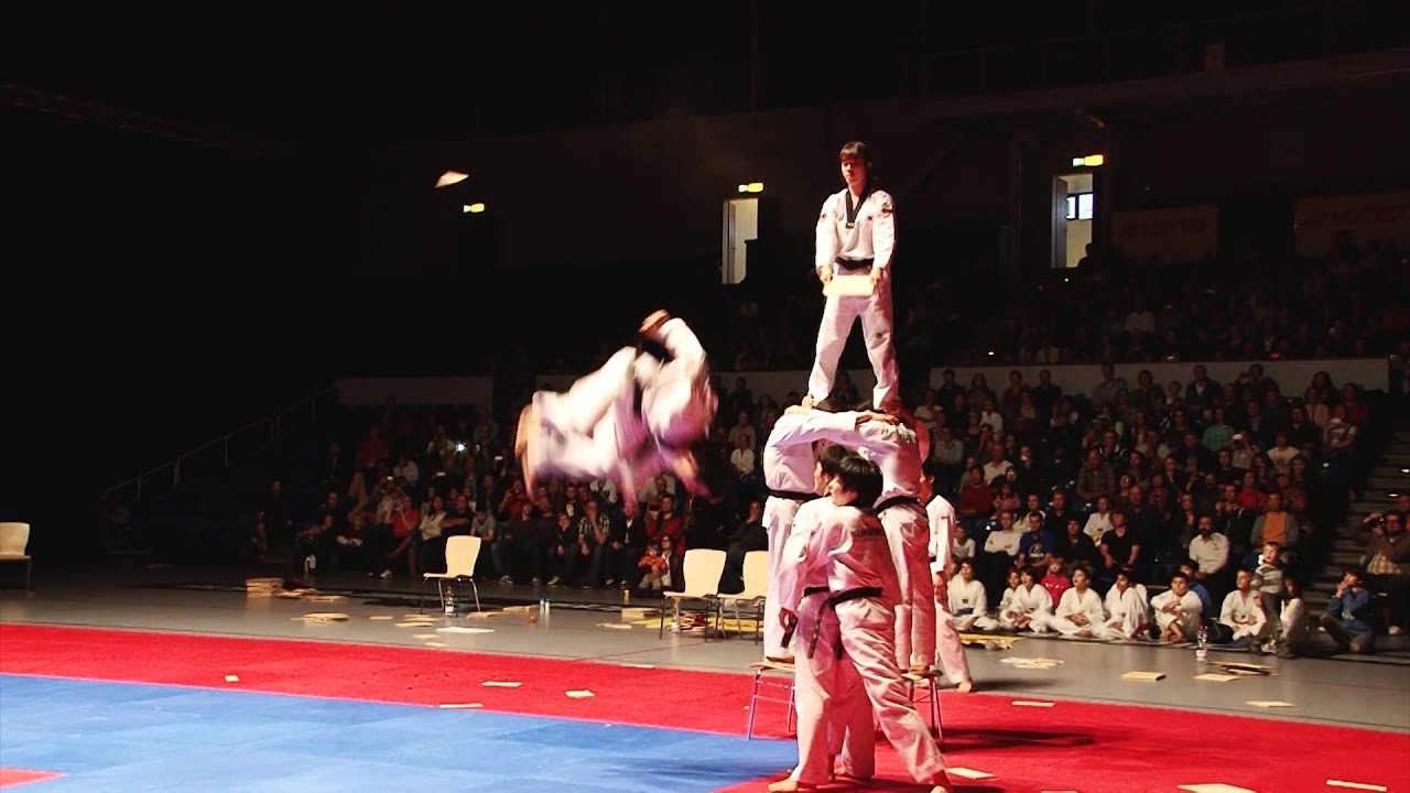 Taekwondo Fight Night - YouTube