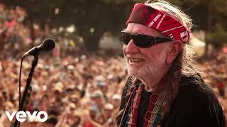 Willie Nelson - Roll Me Up and Smoke Me When I Die (live video)