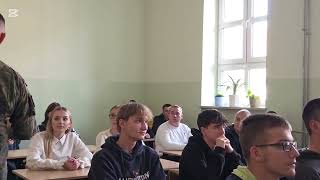 📌 Zajęcia informacyjno - doradcze o rekrutacji do wojska w Zespole Szkół nr 1 w Białej Piskiej23 wrz