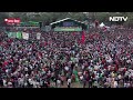 Tejashwi Yadav का PM Modi पर पलटवार, Lalu Yadav का नाम लेकर BJP पर जमकर बरसे | Jan Vishwas Rally  - 03:26 min - News - Video