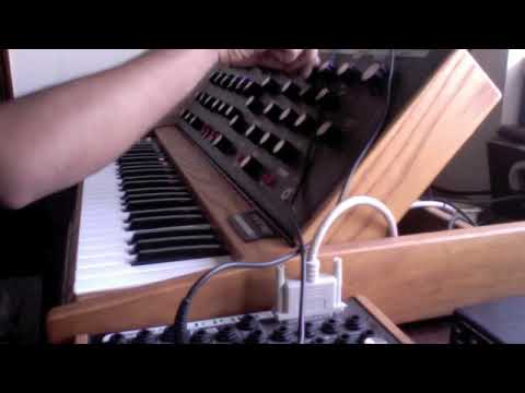 Minimoog Voyager Old School Trigger Experiments