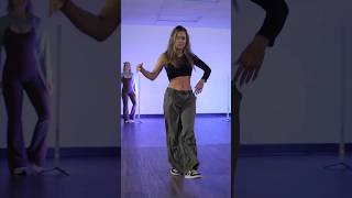 Sexy dance moves #ello