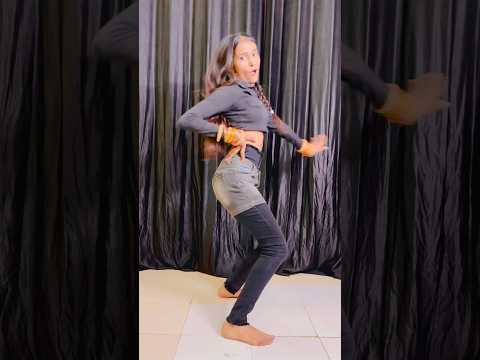 12 ladke😘😅🫣 #newsong #song #music #coversong #payaldancer #nehakakkar #tonykakarnewsong