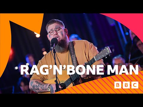 Rag'n'Bone Man - Put A Little Hurt On Me in the Piano Room