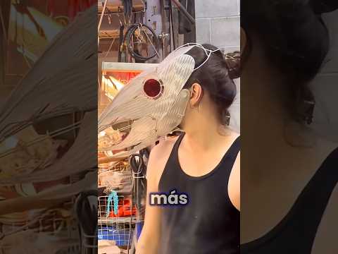 Parece chatarra hasta que abre la BOCA