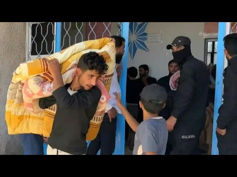 Syrian Bedouin families arrive at shelter after evacuating violence-hit Sweida | AFP