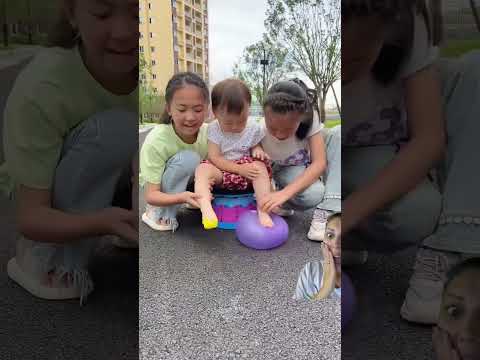 Um sapato de balão?😅 #toys #funny #family #kindnessiscool #spiderman #dublagemdeboche #humor