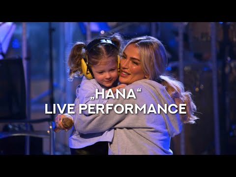 Loredana nimmt ihre Tochter auf die Orchester Bühne und singt das lied „HANA“! (HD)