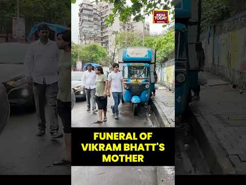 Funeral of Vikram Bhatt's Mother | India Today