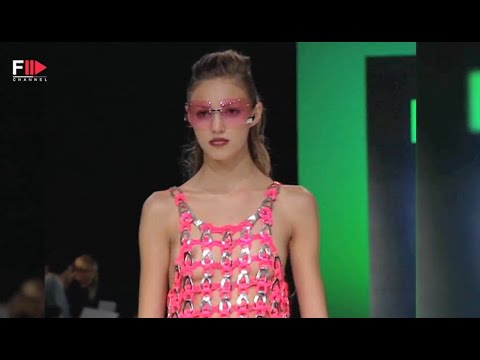 Vintage in Pills PACO RABANNE Spring 2001 - Fashion Channel