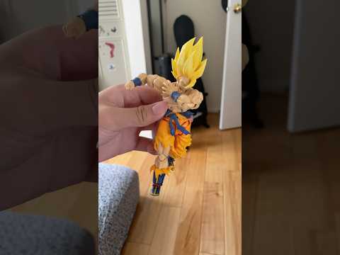 Posing SHF Legendary Super Saiyan Goku! #shfiguarts #tamashiination #dragonball #goku #supersaiyan