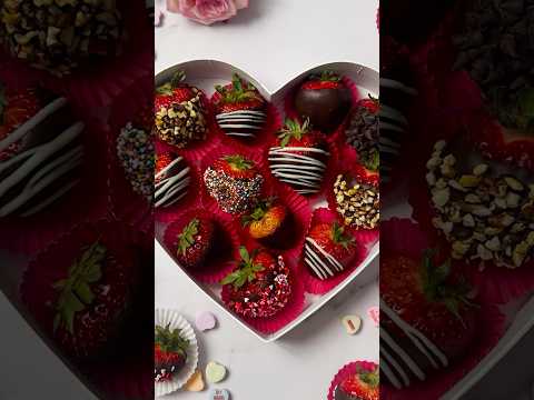 How to Make Chocolate Covered Strawberries 🍓🍫