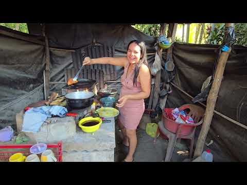 Diana hace pastelitos con papa