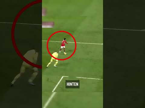 Als Stürmer den Keeper schocken: Dreimal geklaut, zweimal getroffen!“