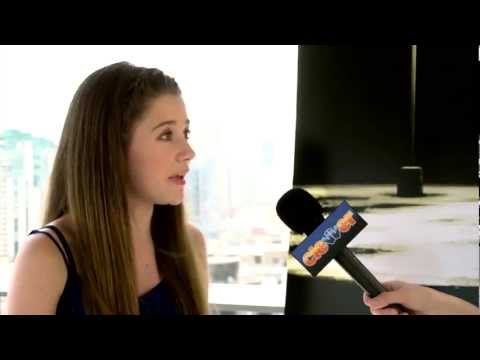 Natasha Calis 'The Possession' Interview: Comic-Con 2012 - YouTube
