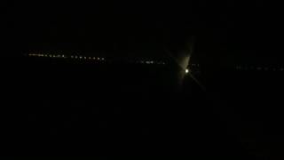 اقلاع طائرة مصر للطيران من مطار القاهره الدولي في الليل -