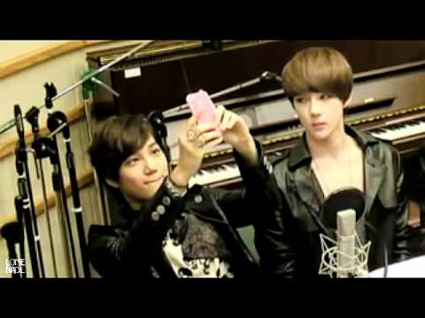 120514 Exo Kai & Sehun singing dancing to Sistar