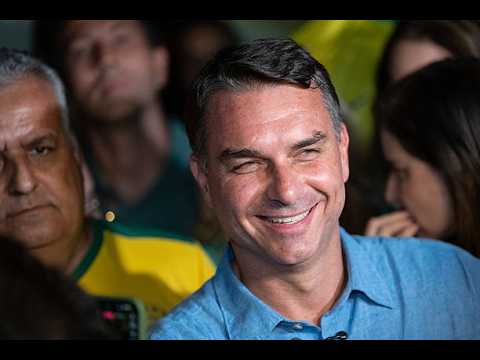 ボルソナロ氏、ブラジル大統領選でルラ氏を抑え予想外の首位