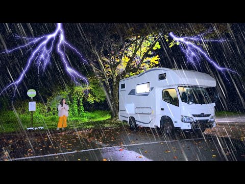 【雨の車中泊】大雨に黒雲に光る稲妻⚡️｜雨音に癒される夜｜総集編